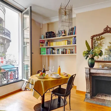 Appartement Havre Parisien A Saint-germain Avec Vue Seine Parijs